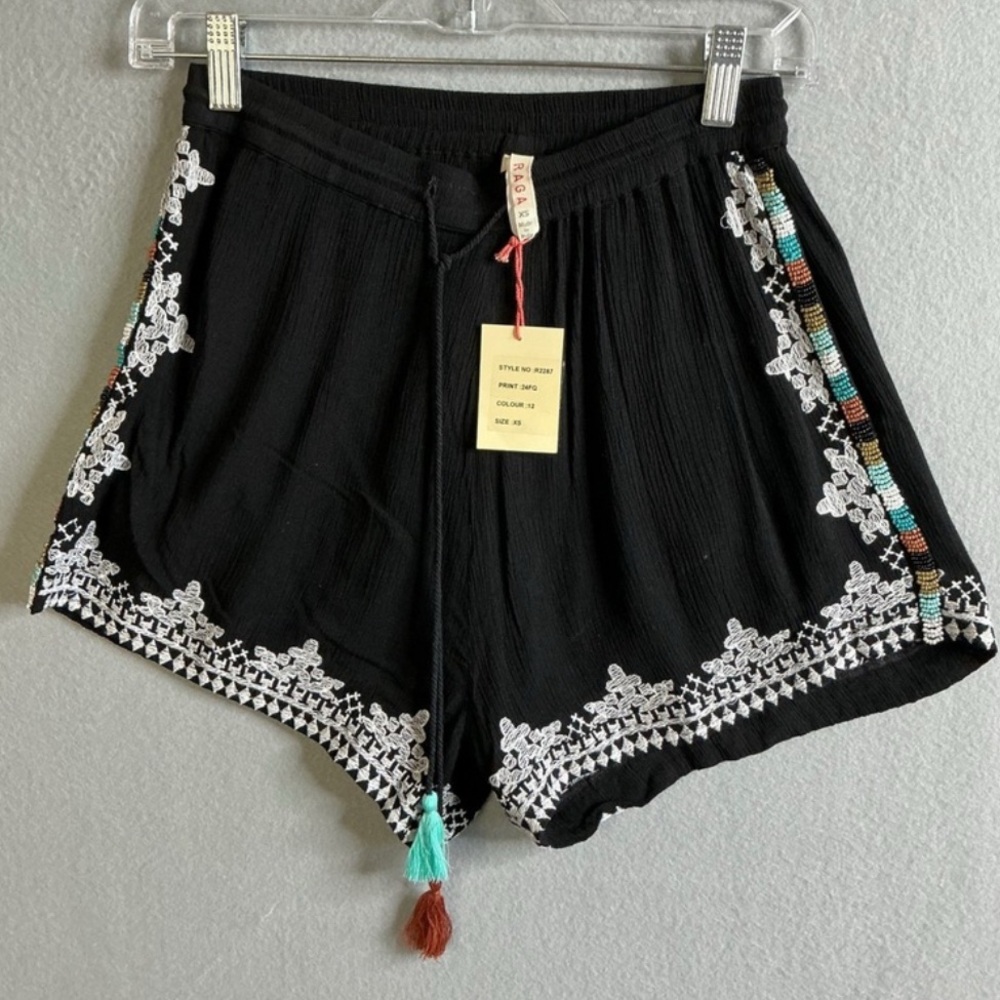 Raga x Anthropologie Women's Black White Embroidered Beaded Shorts NWT S #1988